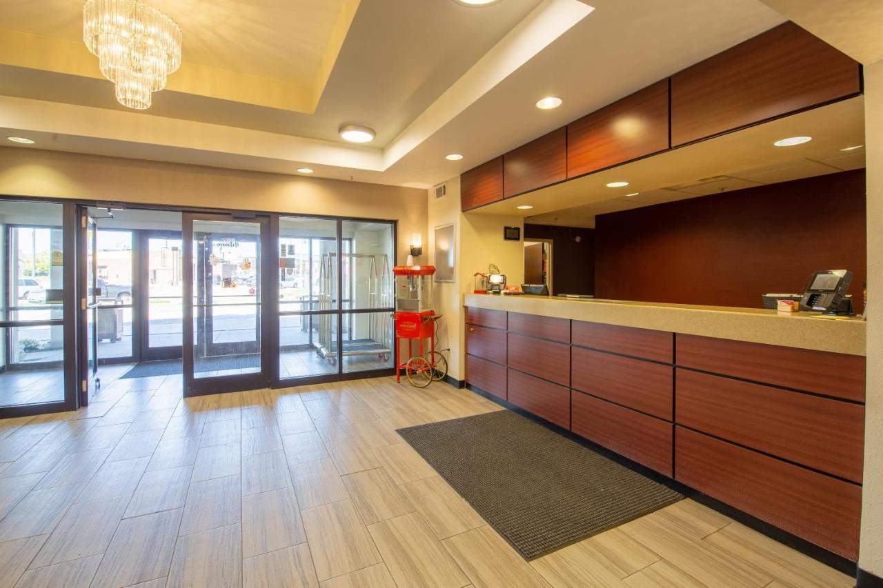 Red Roof Inn & Suites Indianapolis Airport Экстерьер фото