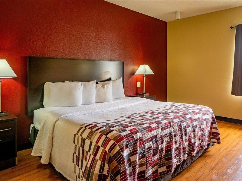 Red Roof Inn & Suites Indianapolis Airport Экстерьер фото