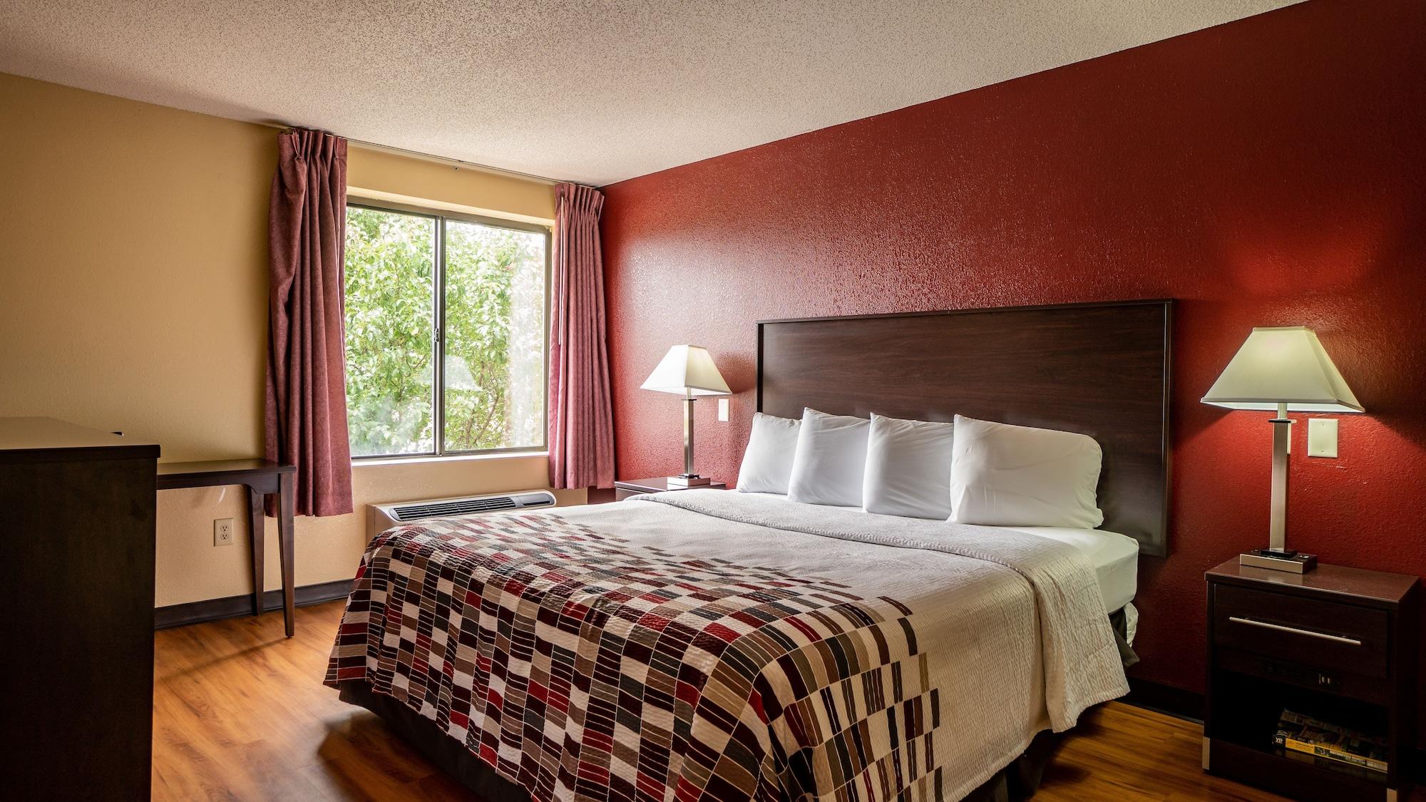 Red Roof Inn & Suites Indianapolis Airport Экстерьер фото