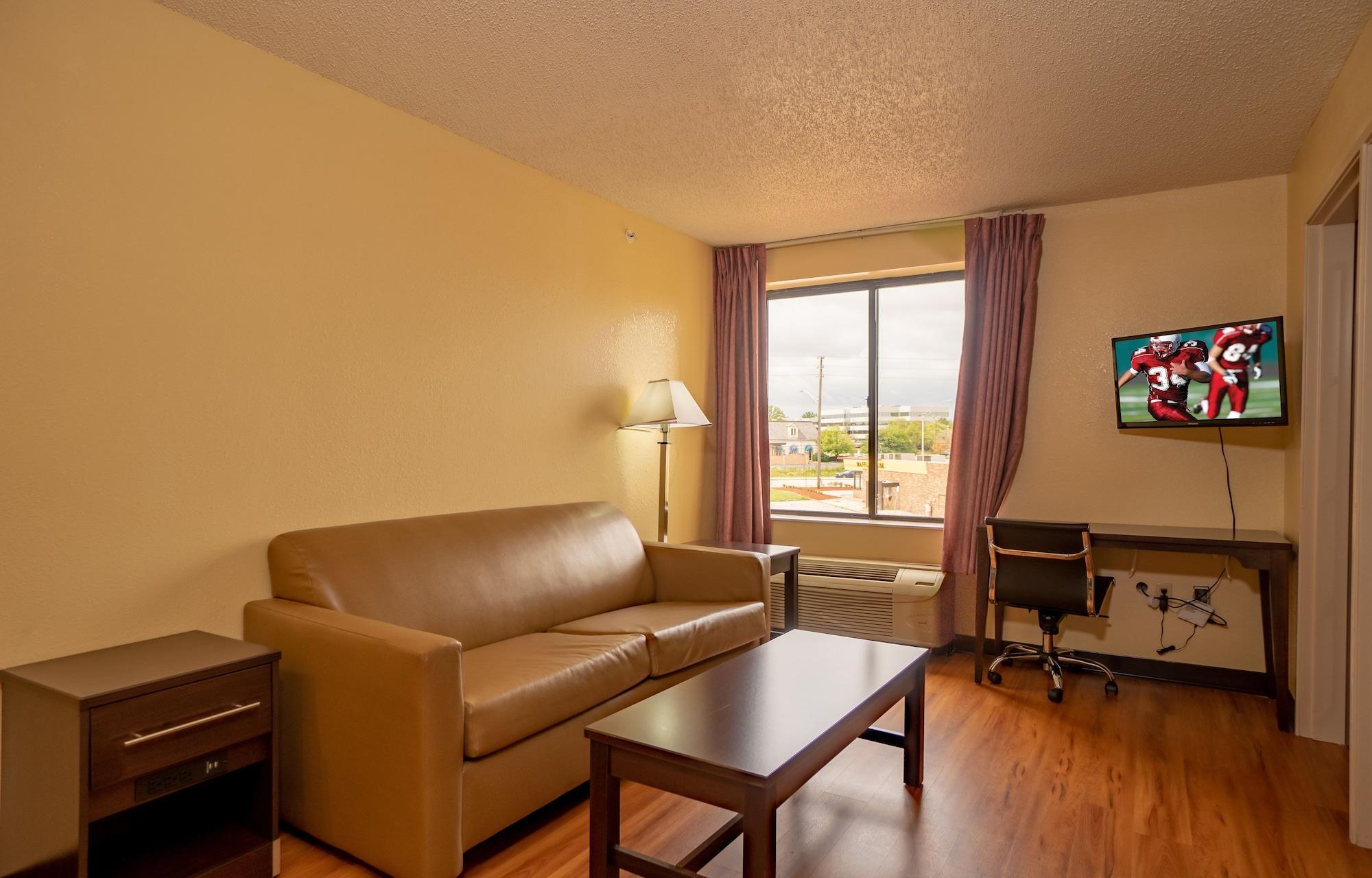 Red Roof Inn & Suites Indianapolis Airport Экстерьер фото