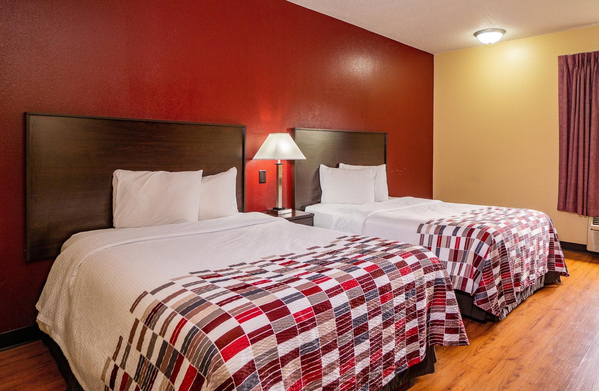Red Roof Inn & Suites Indianapolis Airport Экстерьер фото