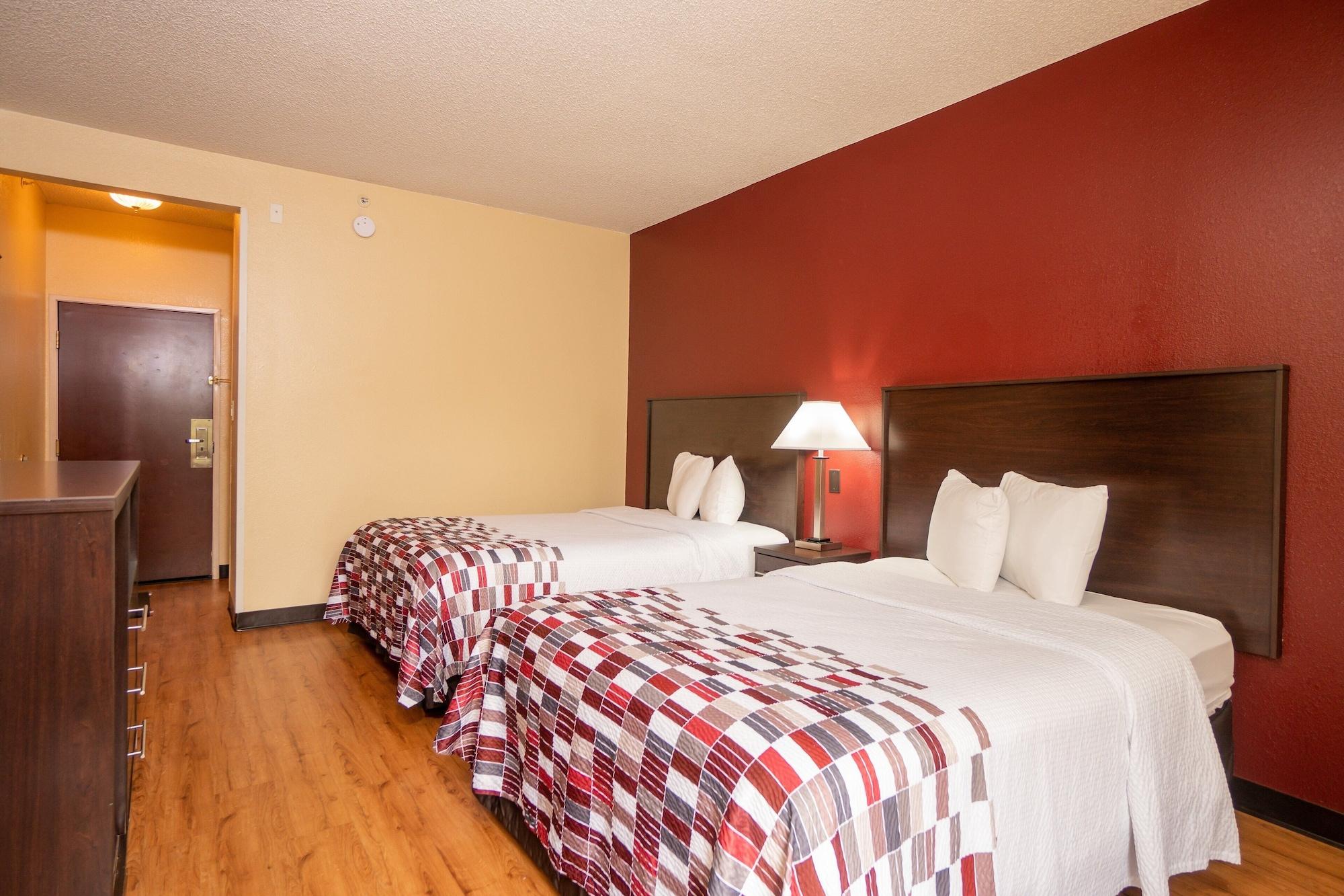 Red Roof Inn & Suites Indianapolis Airport Экстерьер фото