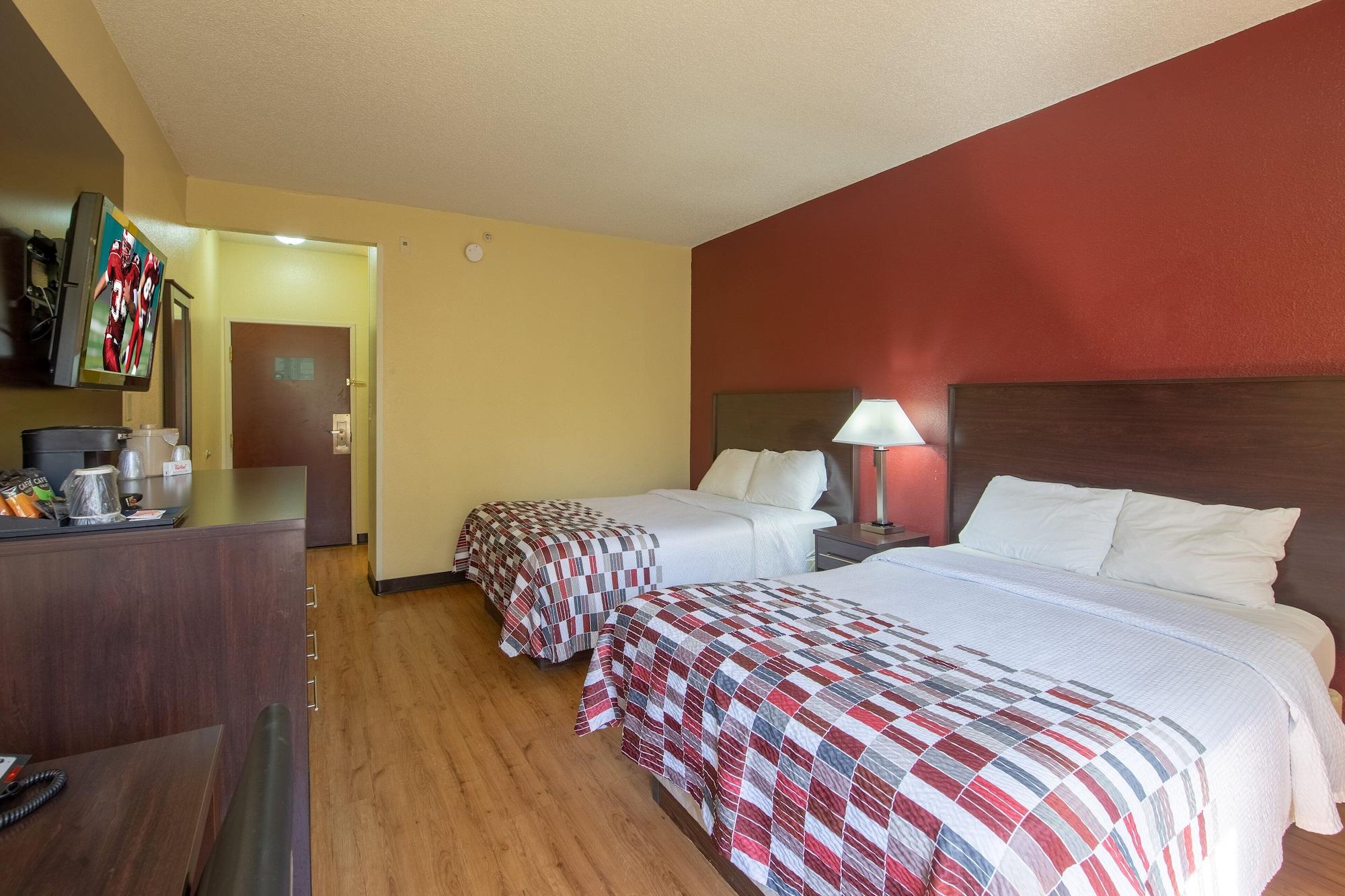 Red Roof Inn & Suites Indianapolis Airport Экстерьер фото