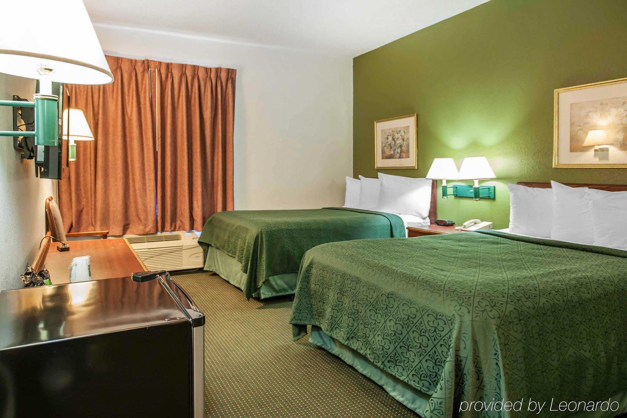 Red Roof Inn & Suites Indianapolis Airport Экстерьер фото