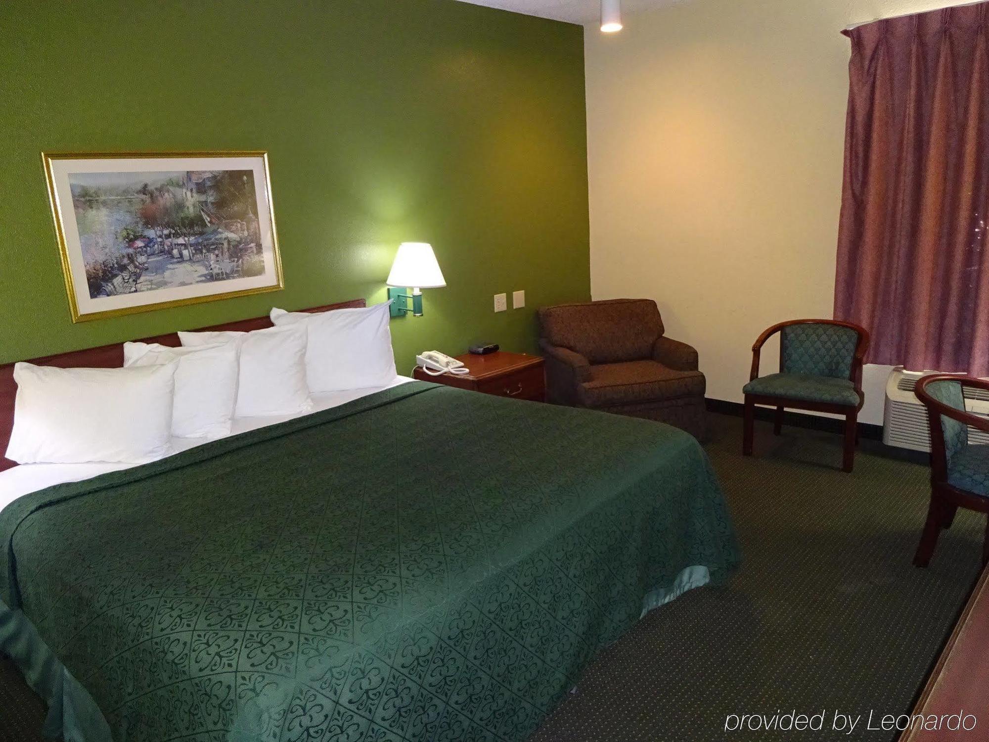 Red Roof Inn & Suites Indianapolis Airport Экстерьер фото