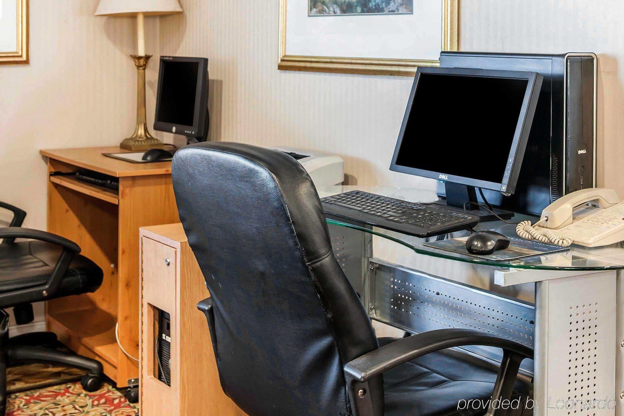 Red Roof Inn & Suites Indianapolis Airport Экстерьер фото